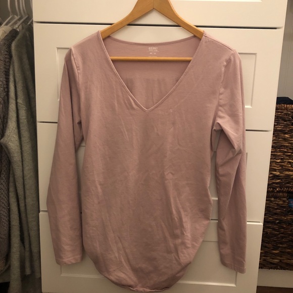 Old Navy Tops - 🌟5/$25⭐️🤰🏻Maternity Long Sleeve Tee
